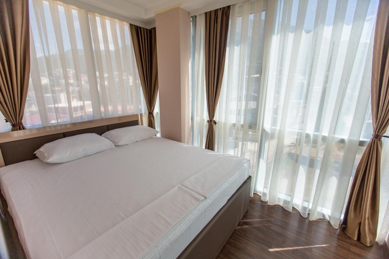 Atlantic Hotel Dobra Voda Extérieur photo