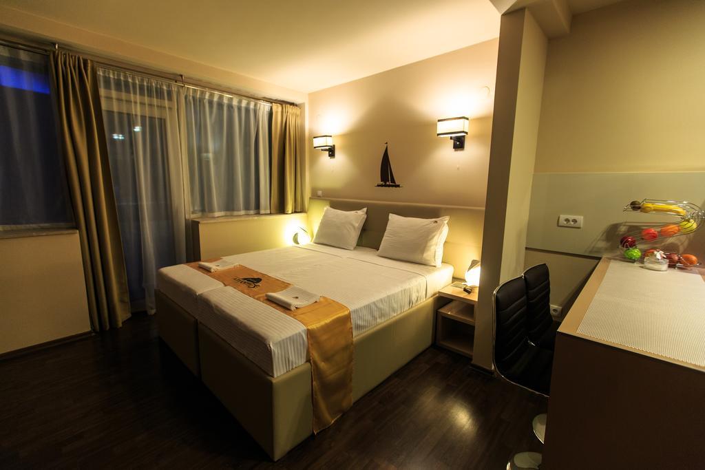 Atlantic Hotel Dobra Voda Extérieur photo