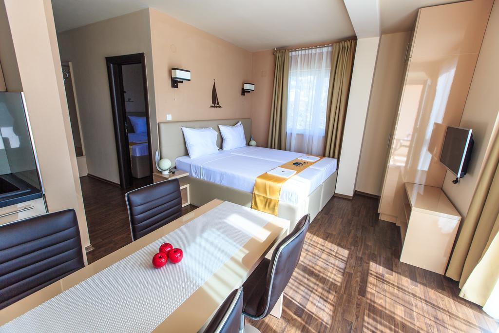 Atlantic Hotel Dobra Voda Extérieur photo